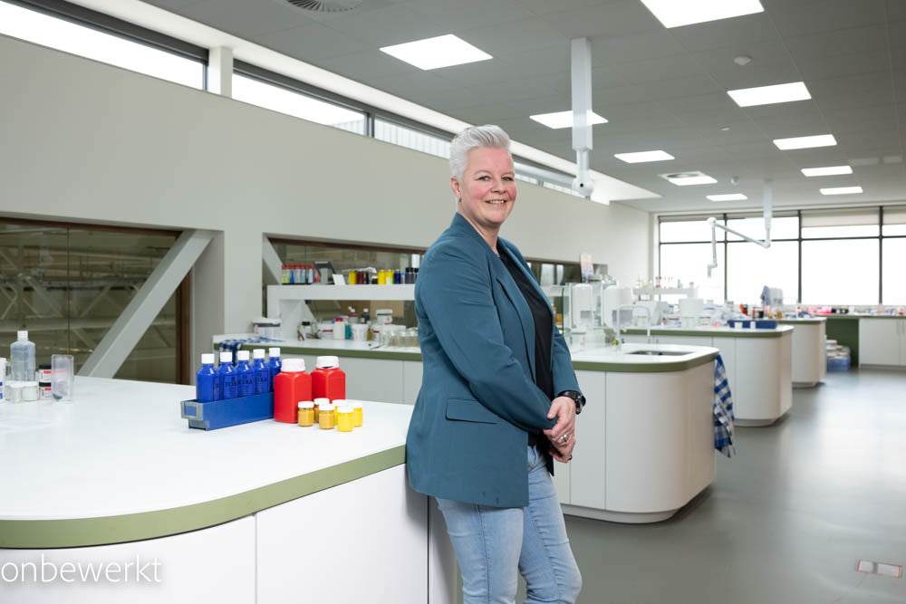 Women in Art: Daphne van Mansom