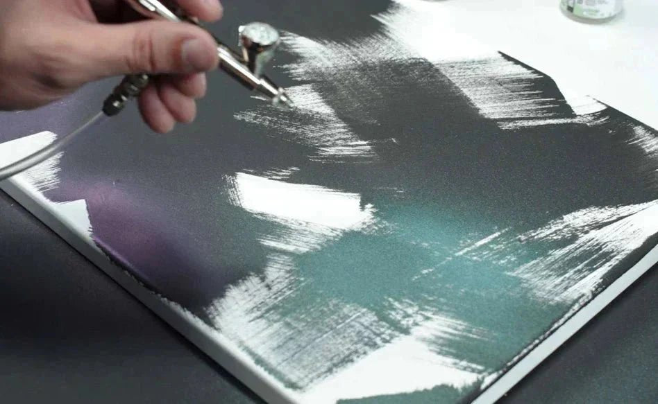 Airbrushing with Amsterdam pearlescent acrylic ink - Royal Talens