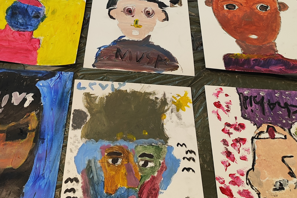 Creative self-portraits and sculptures at IMC Weekendschool Amsterdam Nieuw-West - Royal Talens