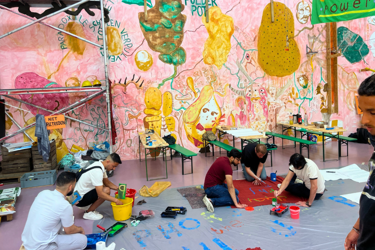 Creativity as a lifeline in the AZC - Royal Talens