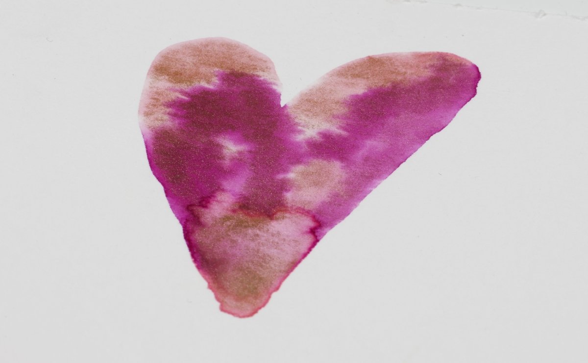 Ecoline technique: wet-on-wet shimmering heart - Royal Talens