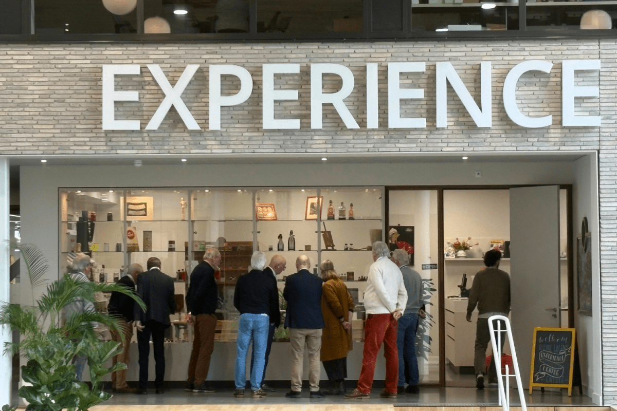 Evening Tour for Les Bons Vivants: A visit highlighting local connections - Royal Talens