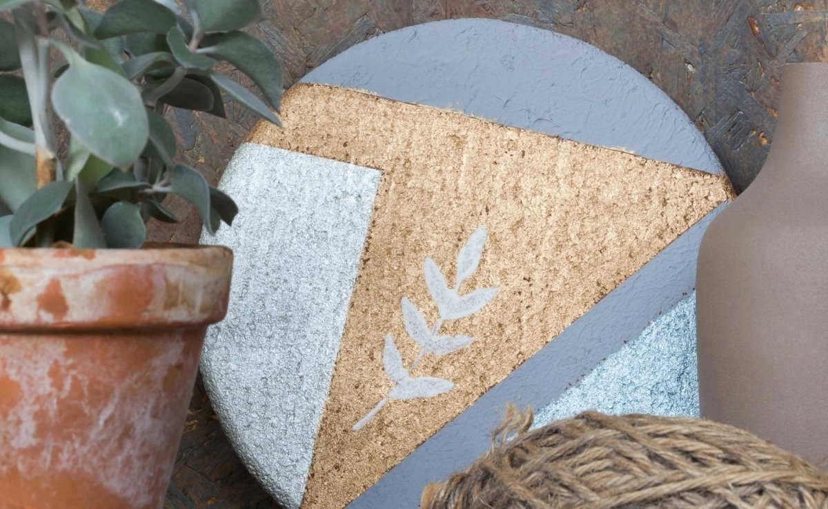 Painting a cork coaster - Royal Talens