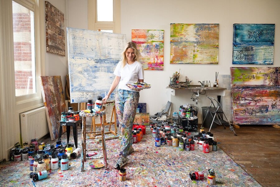 Women in Art - Royal Talens