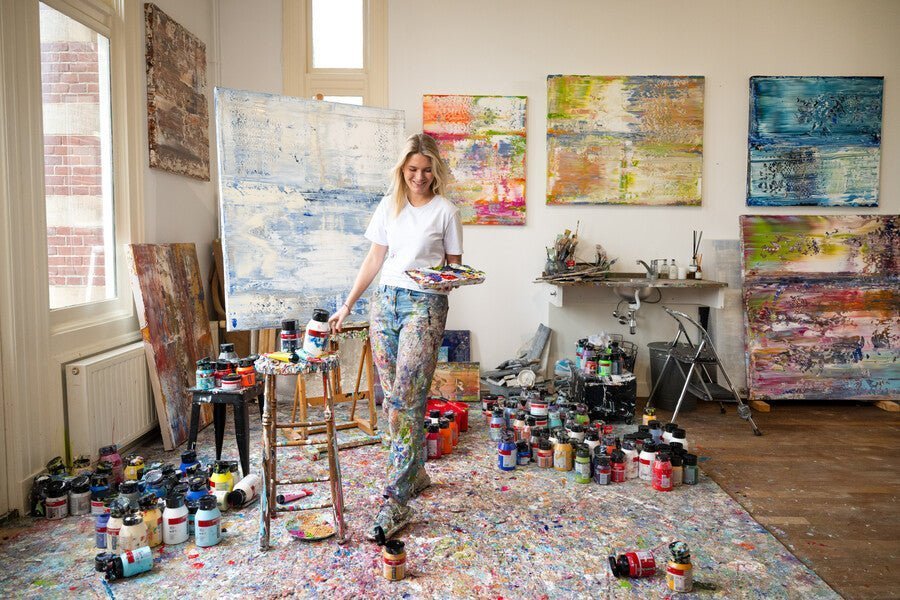 Women in Art - Royal Talens