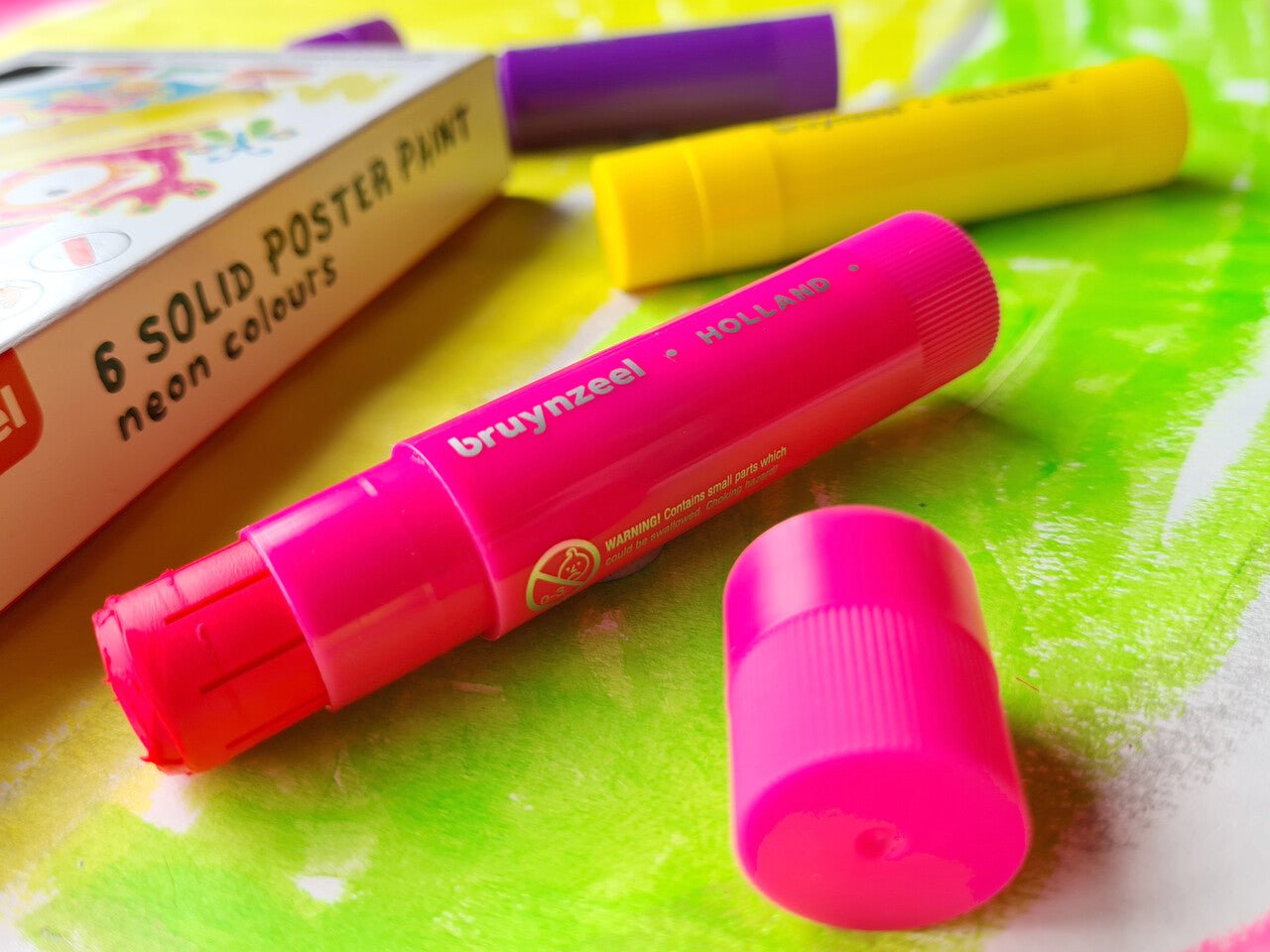 Bruynzeel poster paint sticks