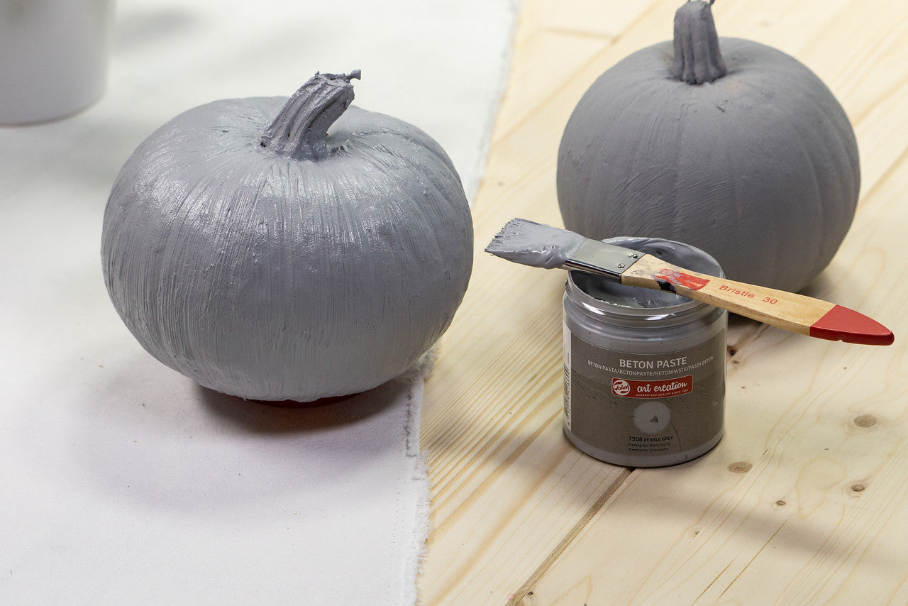 Concrete effect paint