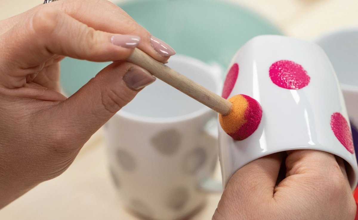 Dotted design on mugs - Royal Talens