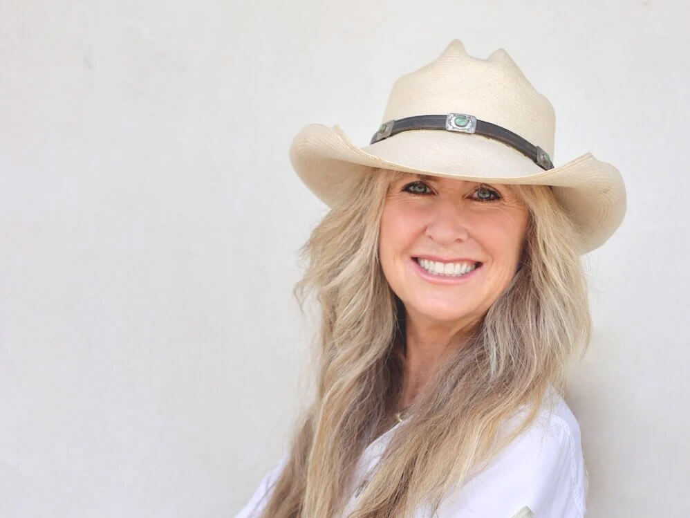 Lori McNee