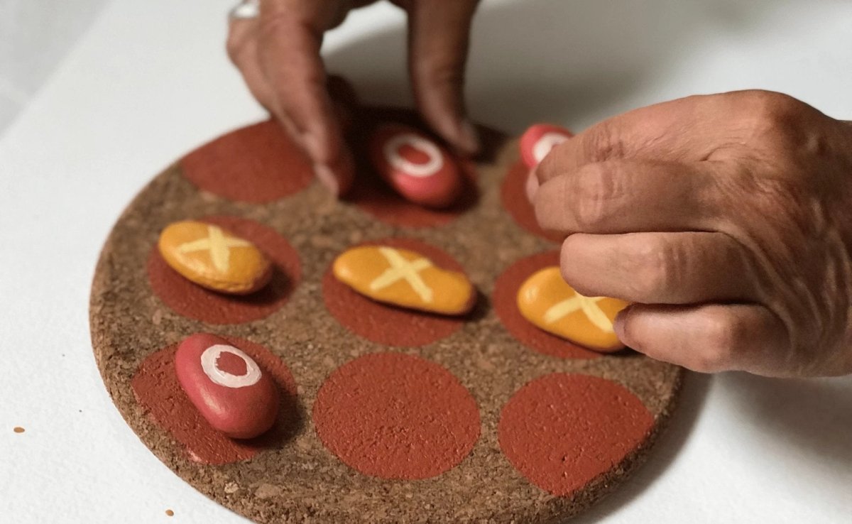 DIY tic-tac-toe game - Royal Talens