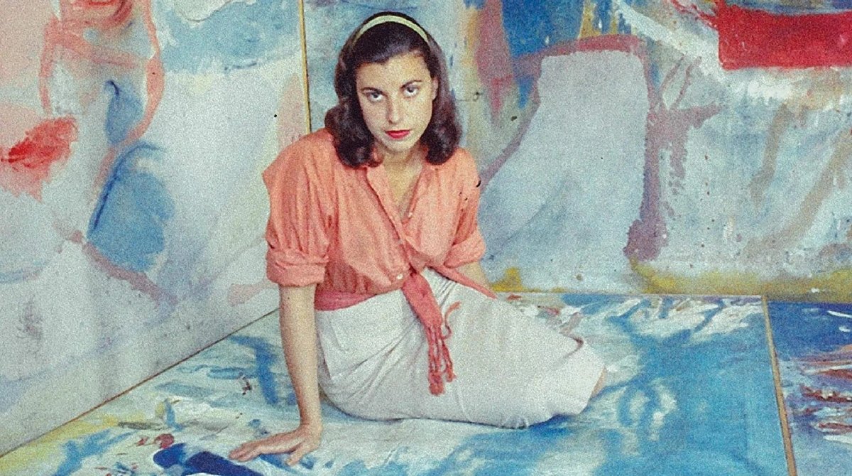 Women in art working with acrylics - Royal Talens